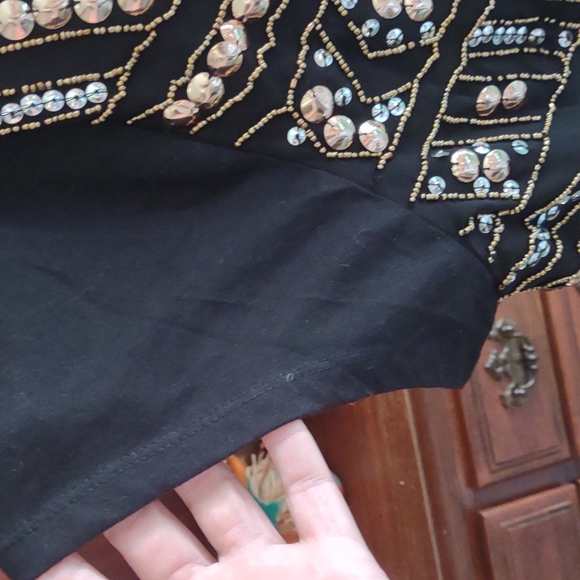 Woman's Label Be sequinned top. Size 24. - Picture 4 of 9